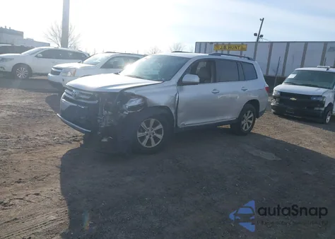 2011 Toyota Highlander Base V6 z USA, uszkodzony, nr VIN 5TDBK3EH1BS087491